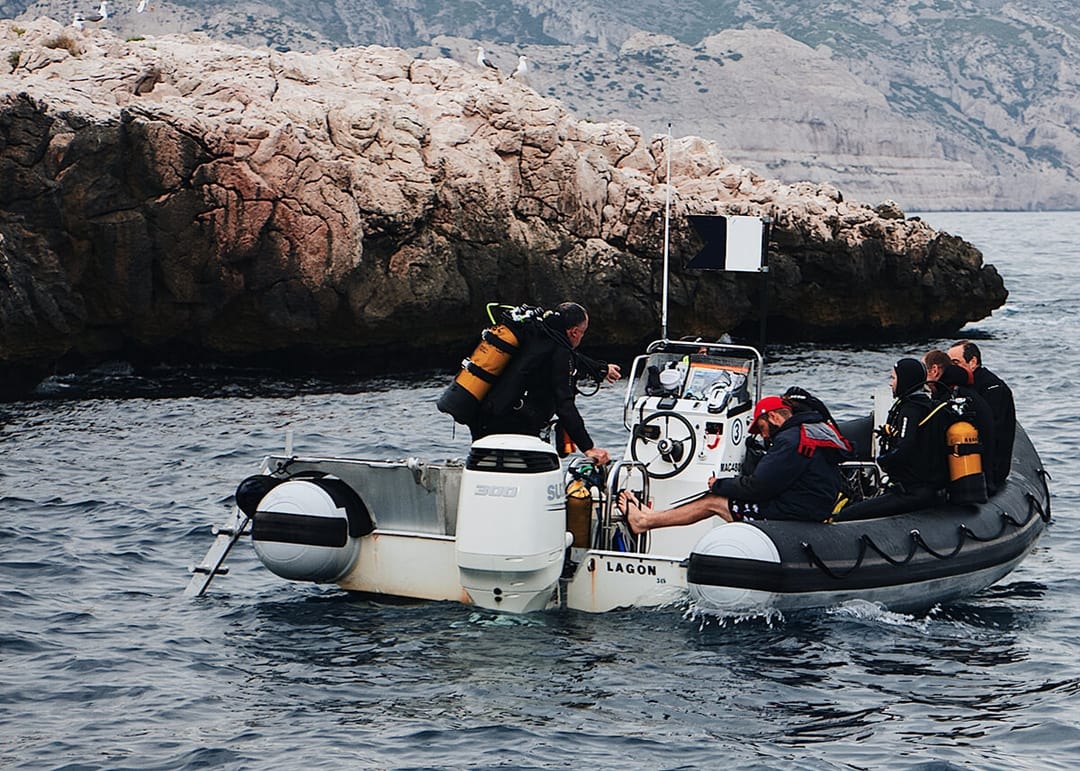 Dive Flags and general restricted speed guidelines